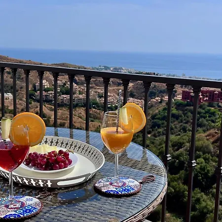 Angels Penthouse Sea View Apartment Sitio de Calahonda